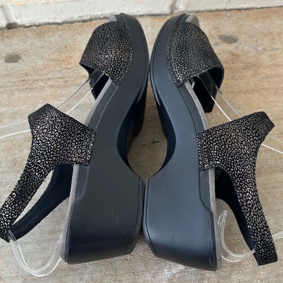 Dansko Sonnet Sandals 41 US 10.5 / 11 Black Metallic Leopard Shimmer Leather - Picture 6 of 8